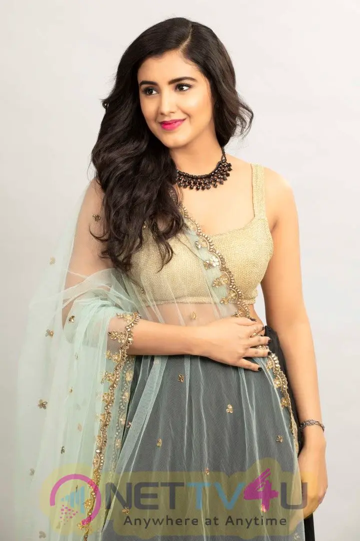 Actress Malvika Sharma Attractive Stills Galleries Hd Images