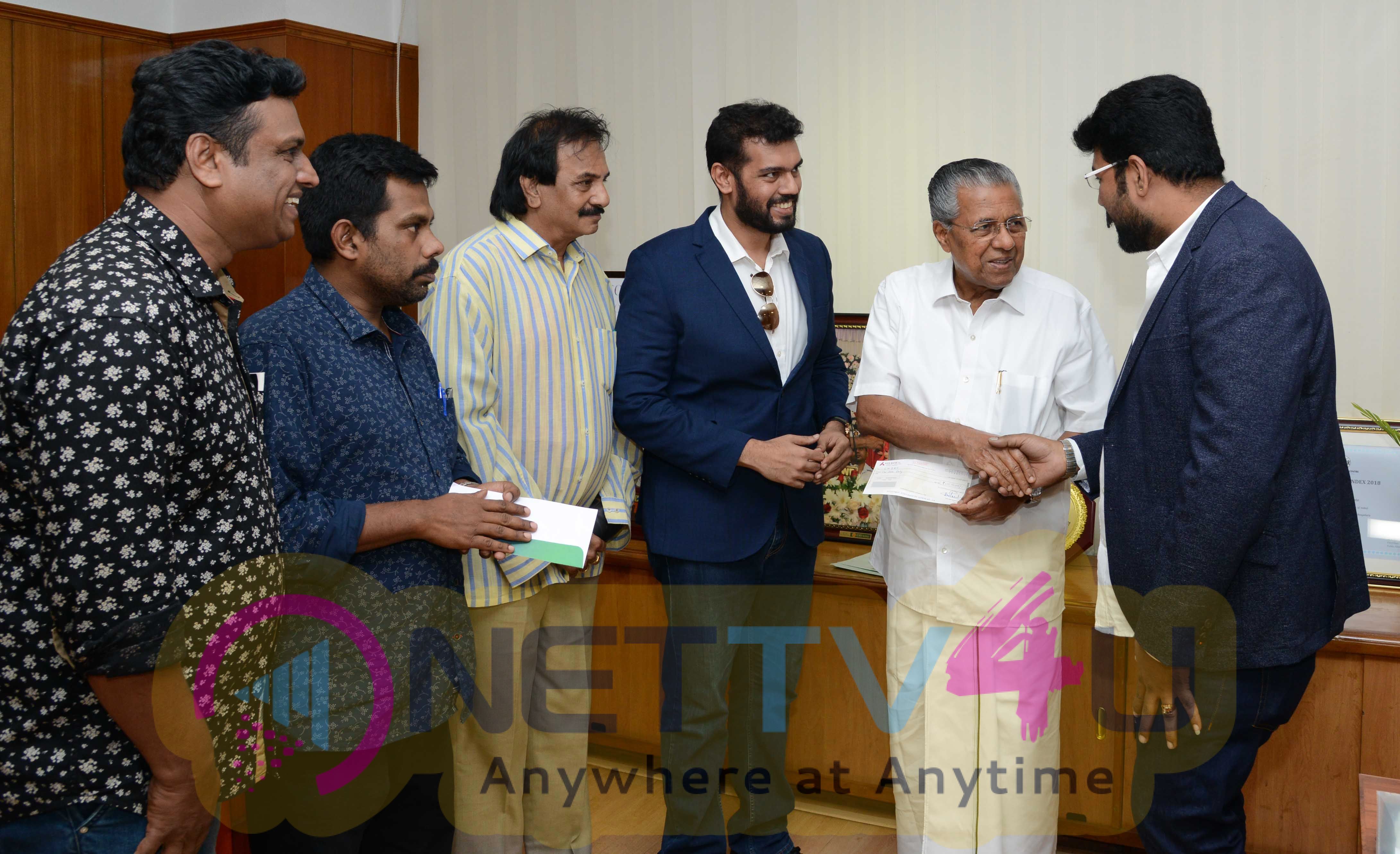 Lyca Production Contributes 1 Core Towards Kerala Flood Stills Tamil Gallery
