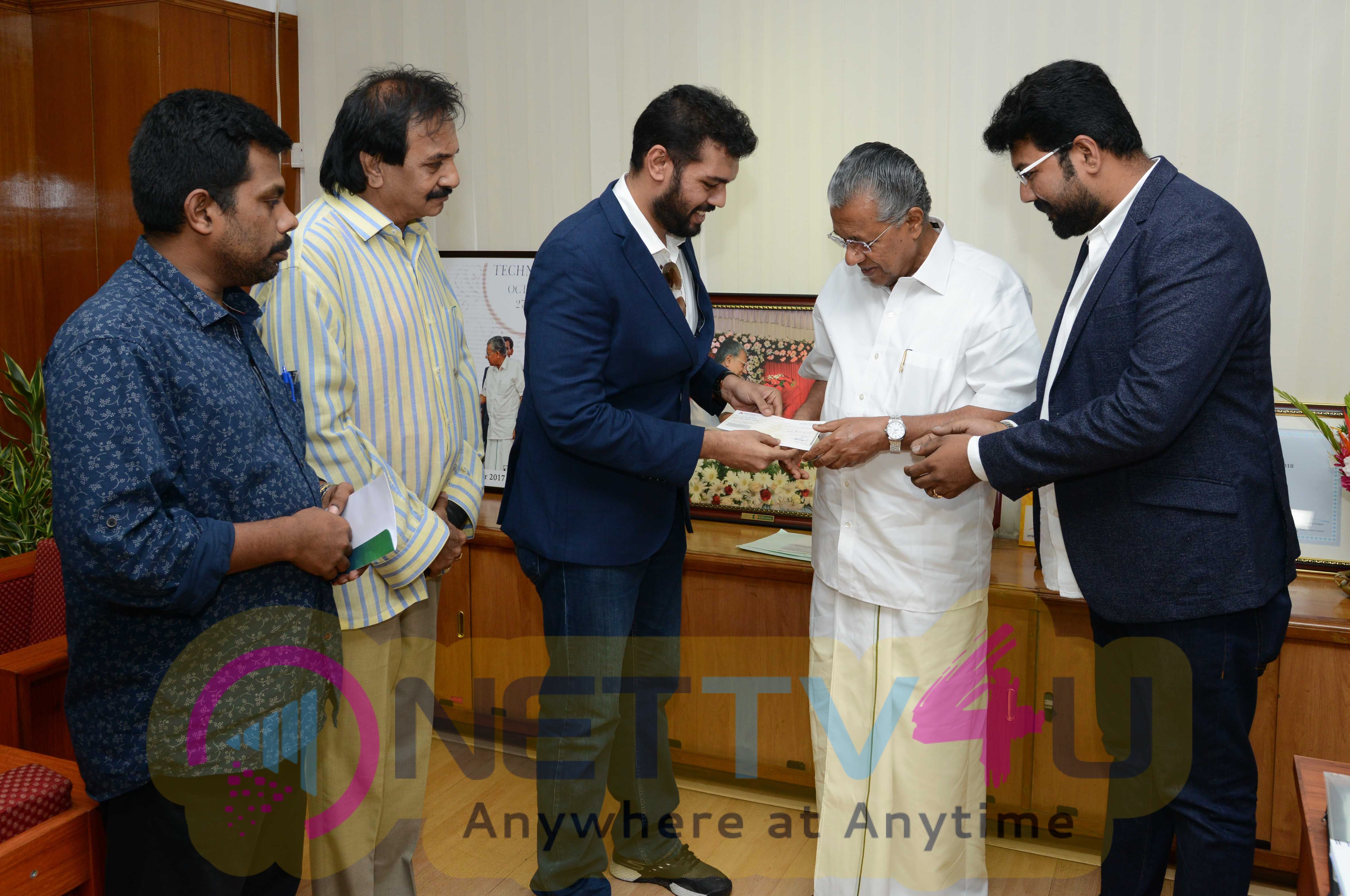 Lyca Production Contributes 1 Core Towards Kerala Flood Stills Tamil Gallery
