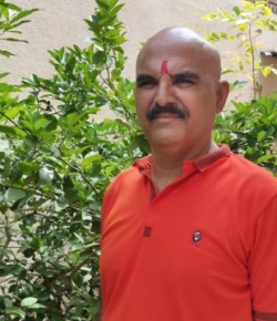 Suresh Tandale Marathi Producer