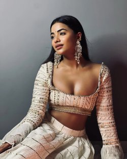 Leisha Patidar Hindi Digital Creator