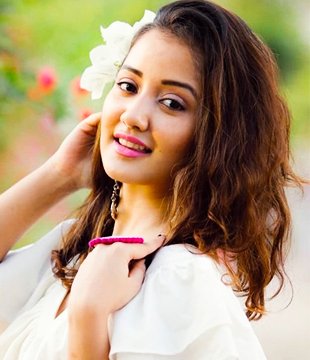 Hindi Contestant Roshmi Banik