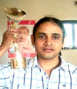 Yogesh Vikrant Hindi Writer