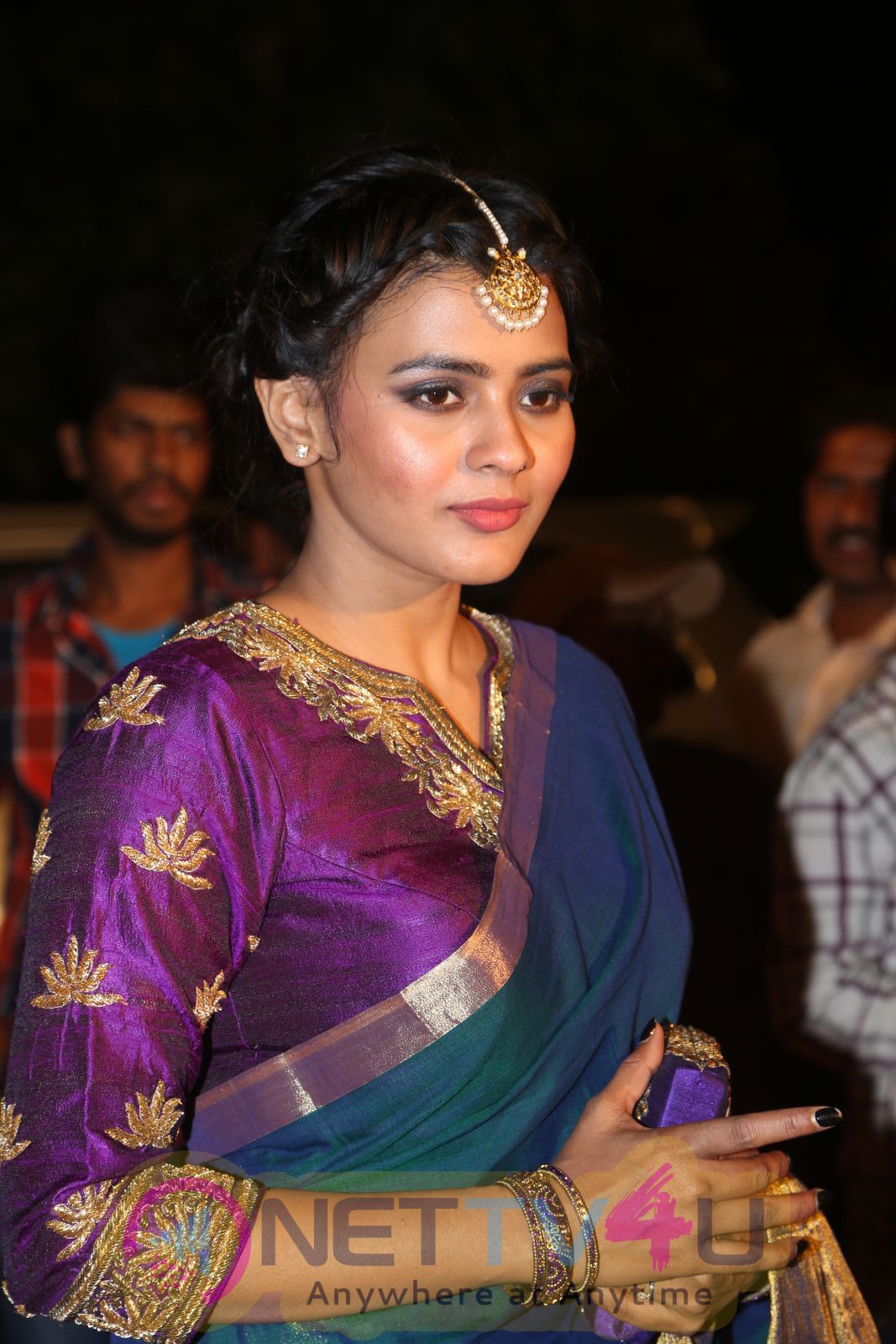 Actress Hebah Patel Lovely Pics At Gemini TV Puraskaralu 2016 Telugu Gallery