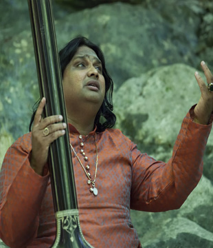 Hindi Vocalist Mahesh Vinayakram