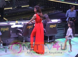 Super Dancer Show On Location Photos Hindi Gallery