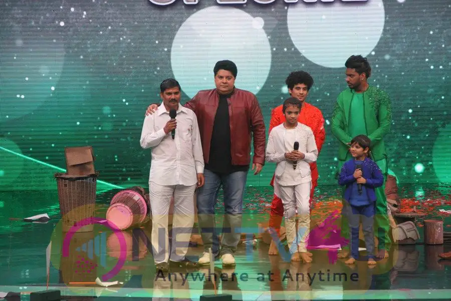 Super Dancer Show On Location Photos Hindi Gallery