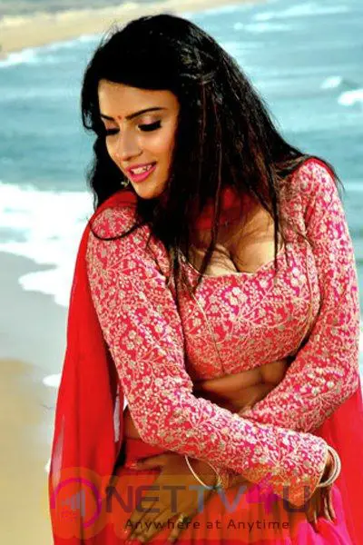 Actress Jyothi Seth Hottest Pics Telugu Gallery