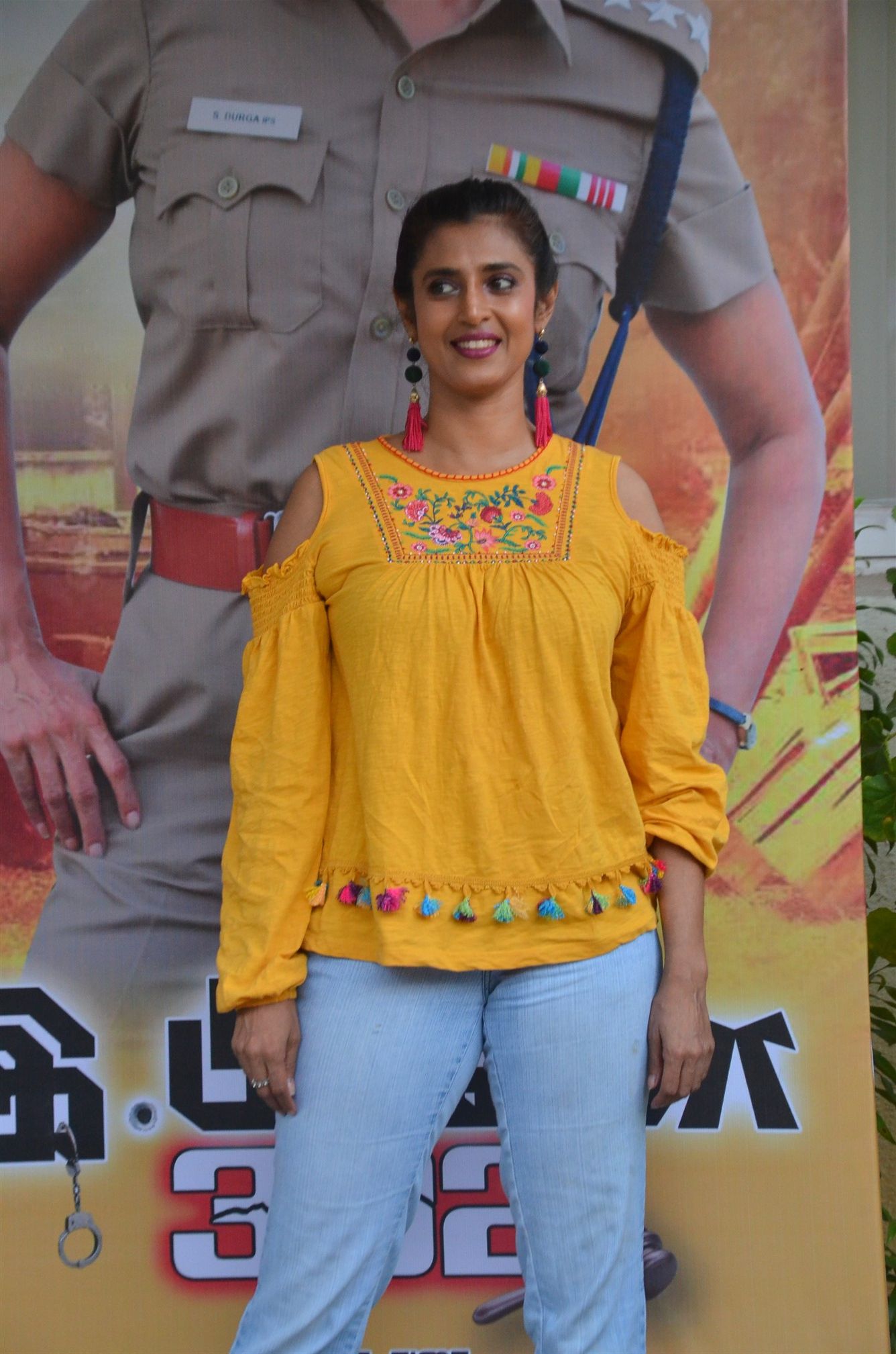 Actress Kasthuri Beautiful Stills Tamil Gallery