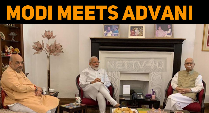 Modi Seeks Blessings From LK Advani!