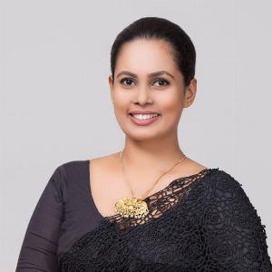 Sinhala Actress Menaka Peiris