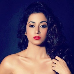 Madhura Naik Hindi Singer