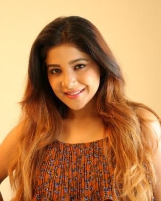 Tamil Movie Actress Sakshi Agarwal 