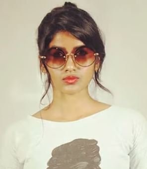 Tamil Supporting Actress Aadhirai Soundararajan 