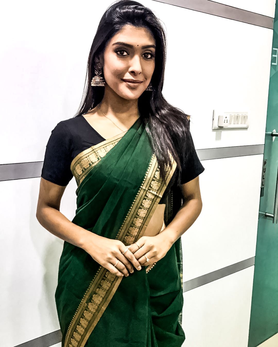 Bigil Movie Actress Gayathri Reddy Beautiful Images Tamil Gallery