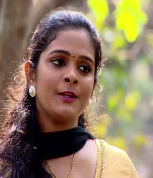 Malayalam Singer Theertha Suresh