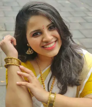 Tamil Movie Actress Aiswarya Nandhan