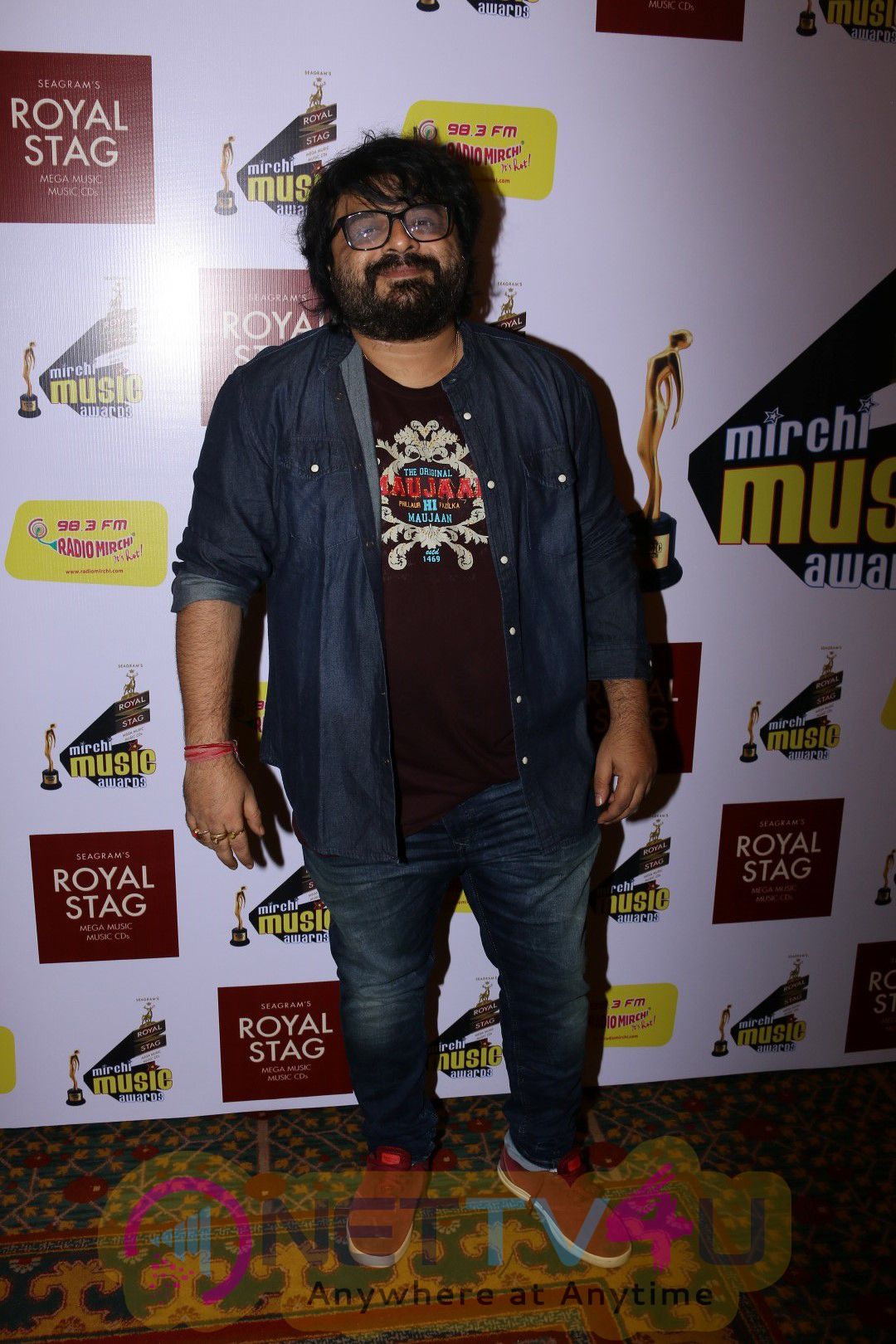 Ayushmann Khurrana & Javed Akhtar At Grand Jury Meet Of Radio Mirchi Music Awards Stills Hindi Gallery