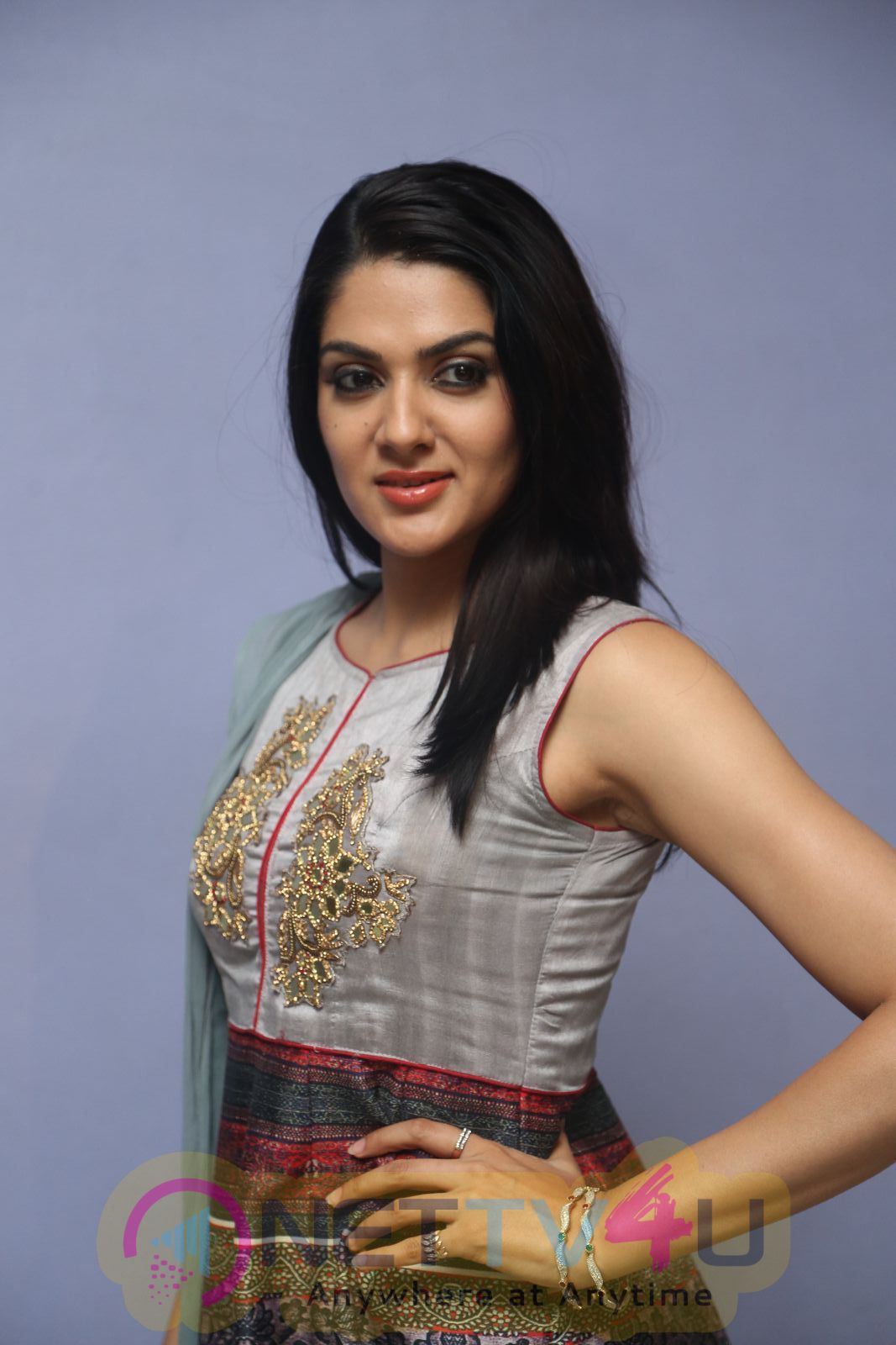 Actress Sakshi Chaudhary New Stunning Pics Telugu Gallery