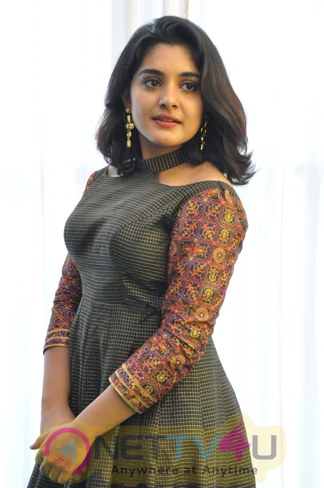 Actress Niveda Thomas Cute Pics Tamil Gallery