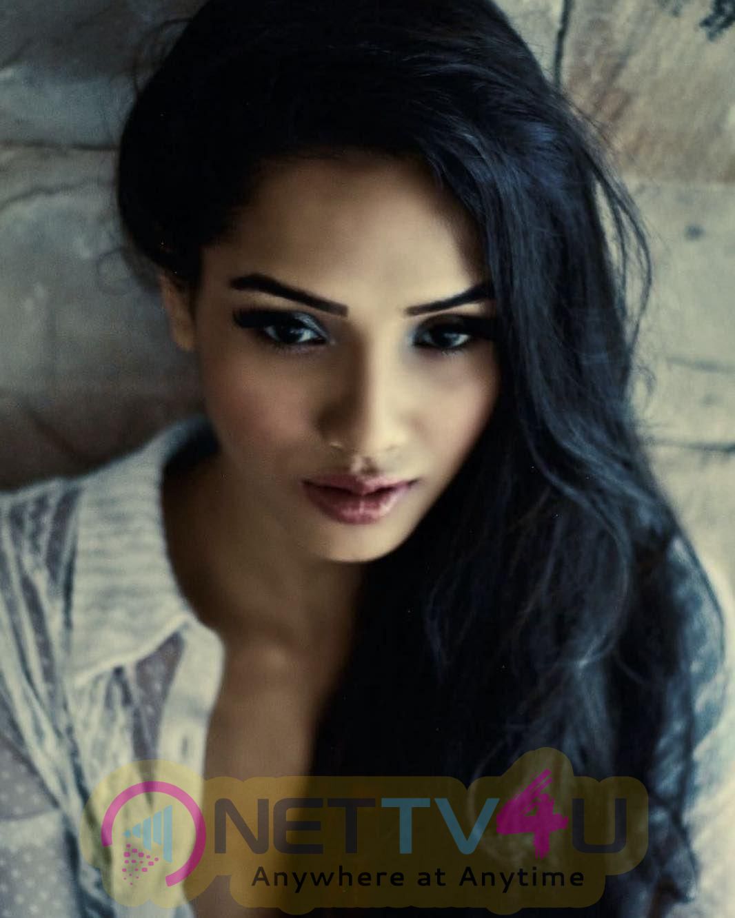 Model Priyanka Bora Hot & Sexy Stills   Hindi Gallery