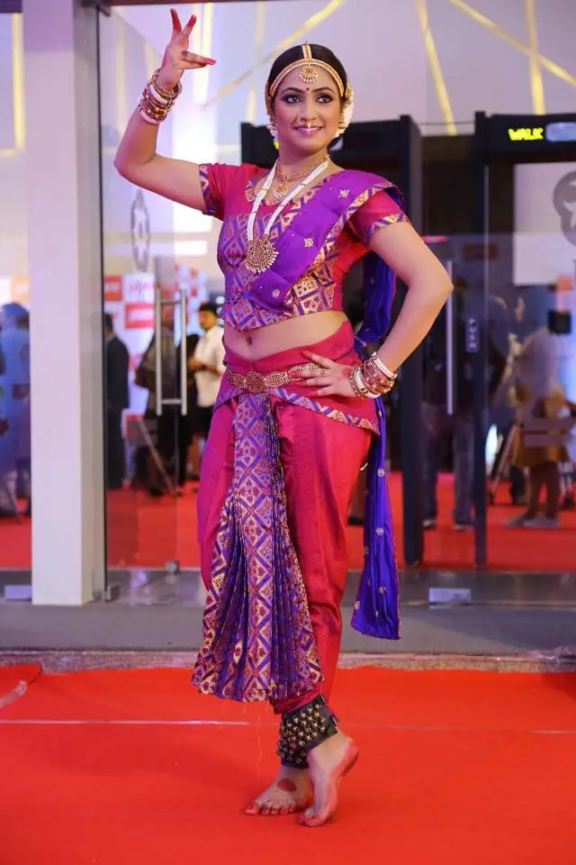 Actress Haripriya Pretty Pics Kannada Gallery