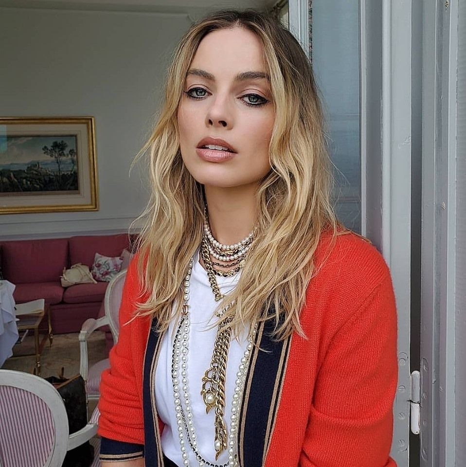 Actress Margot Robbie Attractive Images
