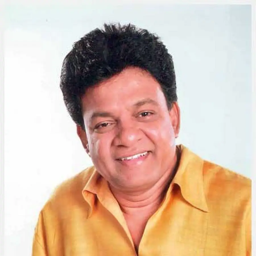 Sinhala Vocalist Karunarathna Divulgane