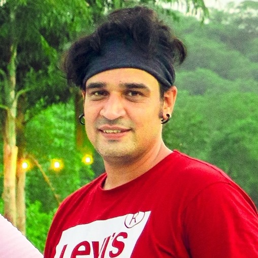 Hindi Director Sharanjit Bassi