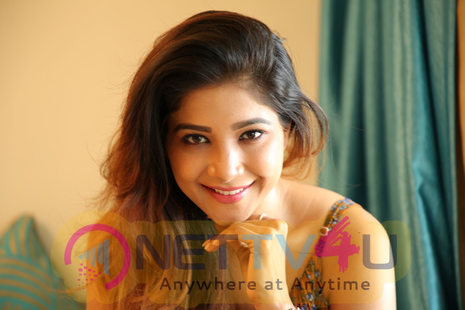 Actress Sakshi Agarwal Exclusive Interview Pics Tamil Gallery