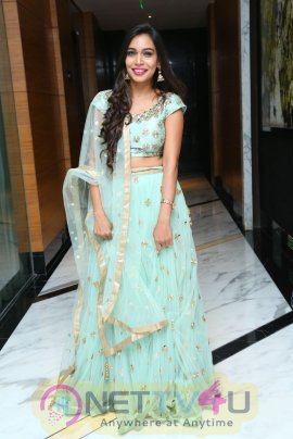 Actress Sanjana Anne Lovely Pics Telugu Gallery