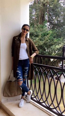 Actress Shubra Aiyappa Pleasant Pics Kannada Gallery