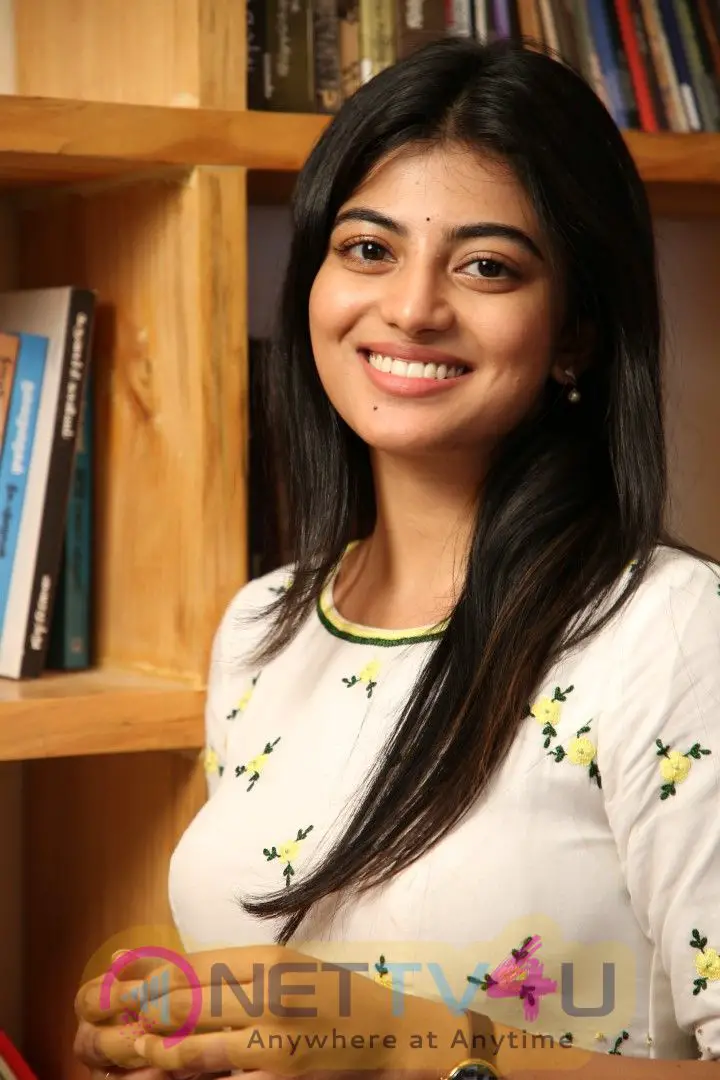 Actress Anandhi Exclusive Interview Pics Tamil Gallery