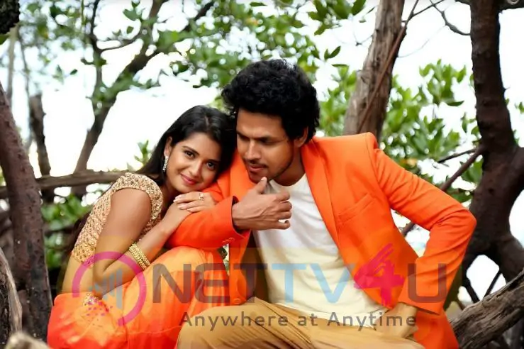 Chalthe Chalthe Movie Images Telugu Gallery
