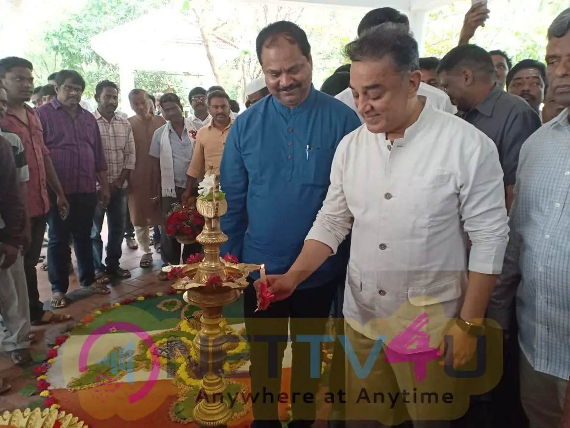 Makkal Needhi Maiam Party President Mr Kamal Haasan Republic Day Celebrations At Cuddalore Akshara Vidyaashram School Pics Tamil