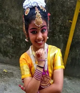 Hindi Dancer Devika Nair