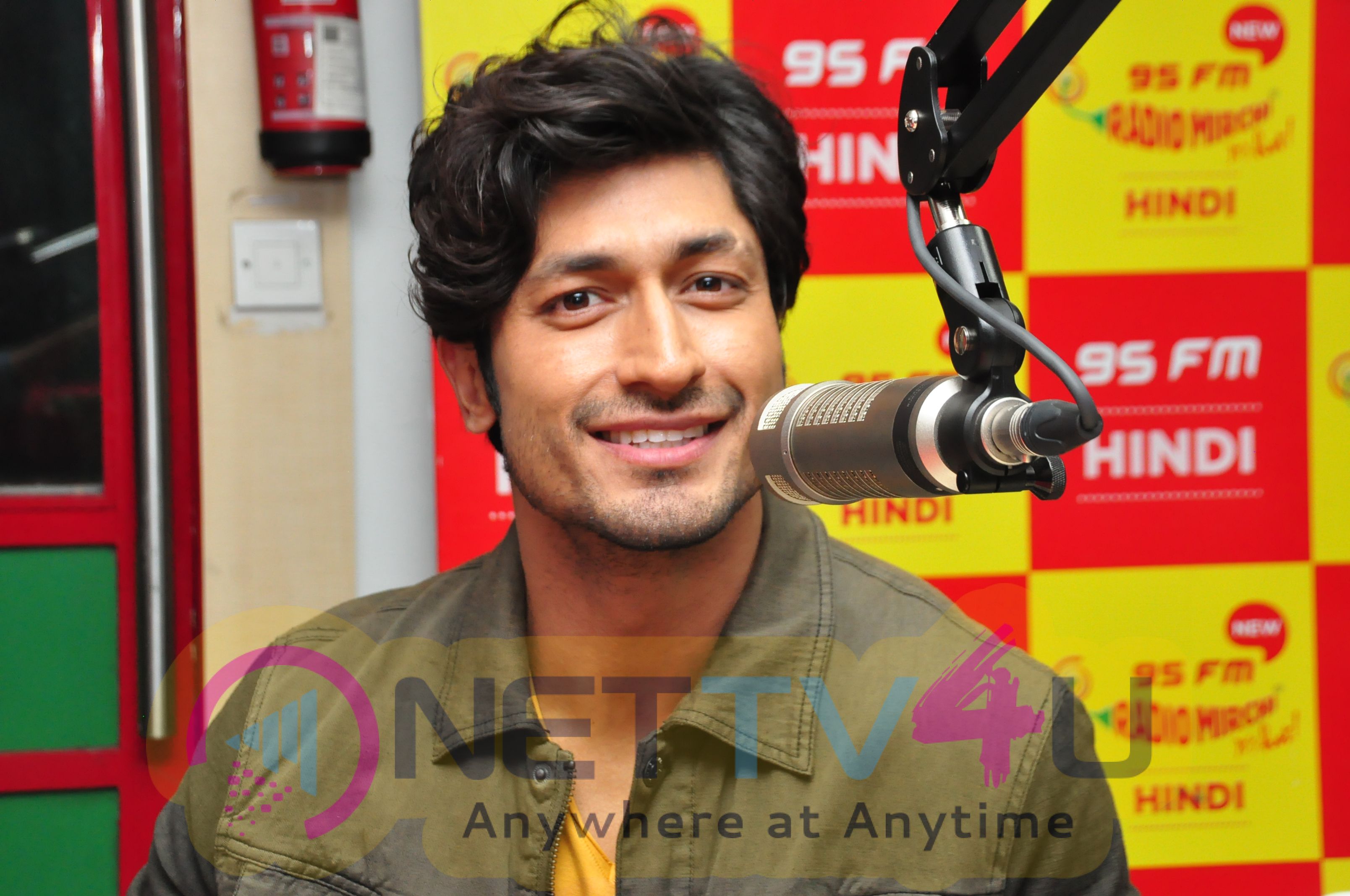 Team Commando 2 At Radio Mirchi 95 In Hyderabad Studio | 459719 | Movie  Press Meet Pics | Latest Event Images & Stills