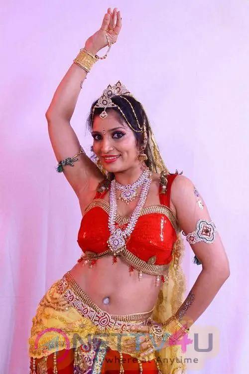 Actress Anitha Bhat Glamorous Photos  Kannada Gallery