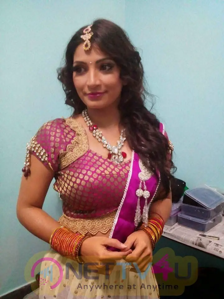 Actress Anitha Bhat Glamorous Photos  Kannada Gallery