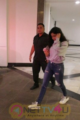 Janhvi Kapoor Came To  Manish Malhotra Home Hindi Gallery