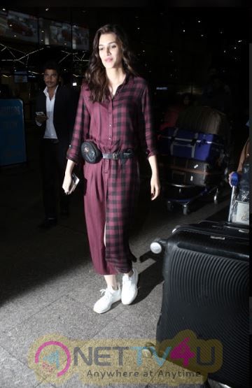 Bollywood Celebrities Spotted In Mumbai Airport  Superb Images  Hindi Gallery