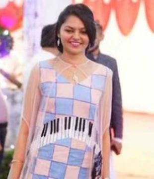 Hindi Fashion Stylist Chandani Mehta