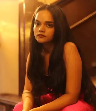 Hindi Assistant Director Mousami Shiroorkar