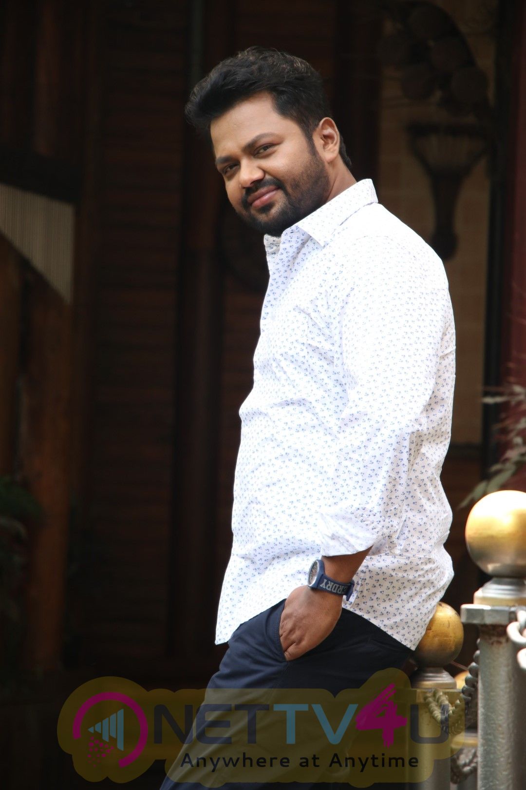 Actor Roshan Good Looking Images Tamil Gallery