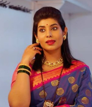 Marathi Tv Actress Komal Somare