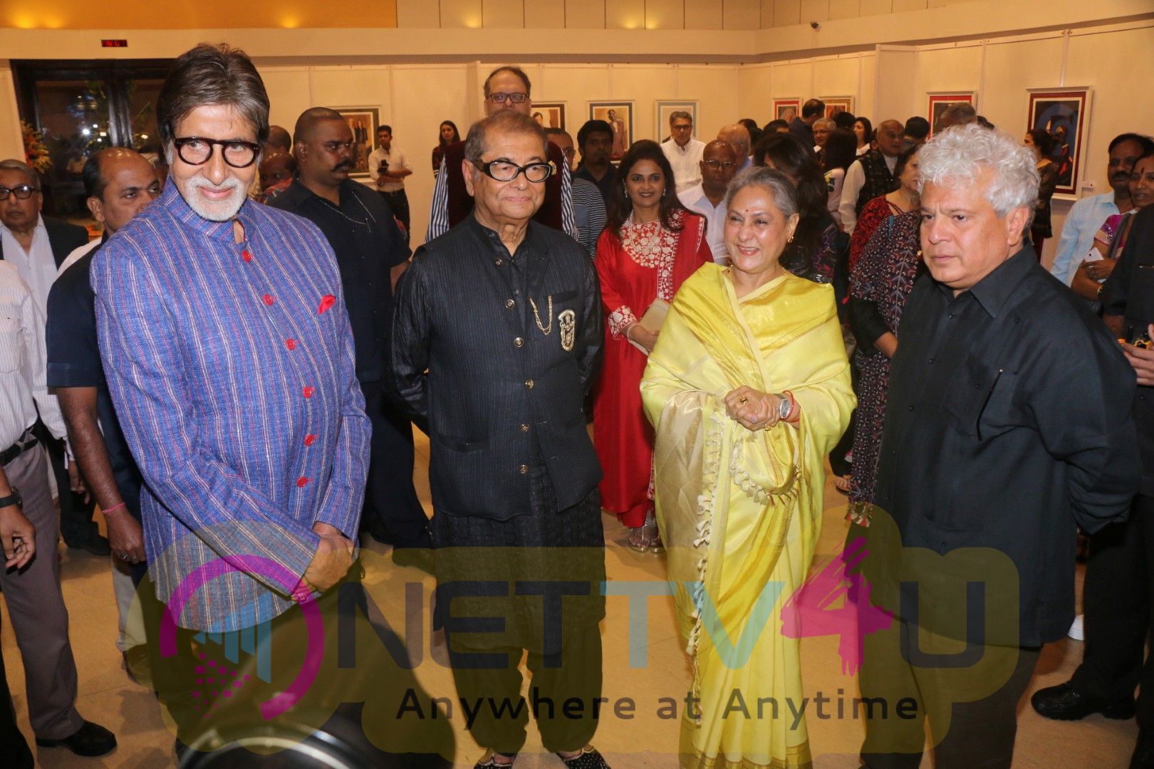 Amitabh Bachchan At Opening Preview Of Dilip De's Art Exhibition Photos Hindi Gallery