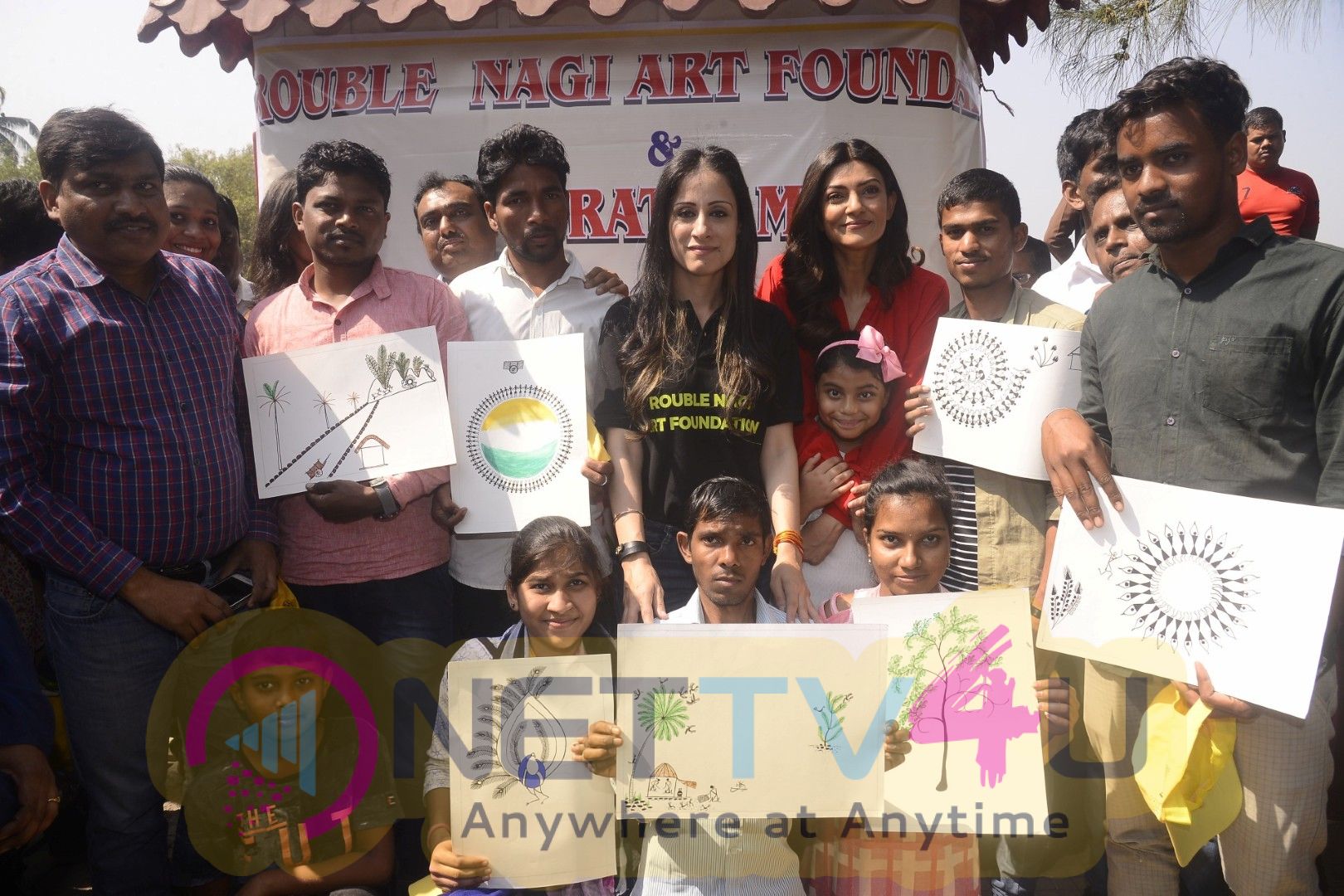 Sushmita Sen Celebrate Republic Day Art Camp With Kids Pics Hindi Gallery
