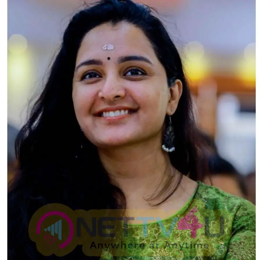 Actress Manju Warrier Charming Stills Galleries Hd Images