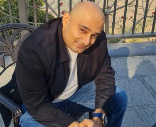 Ameet Dhanwani Hindi Assistant Director