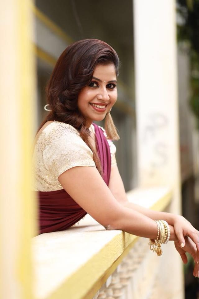 Anchor Anushree Divine Stills  Kannada Gallery